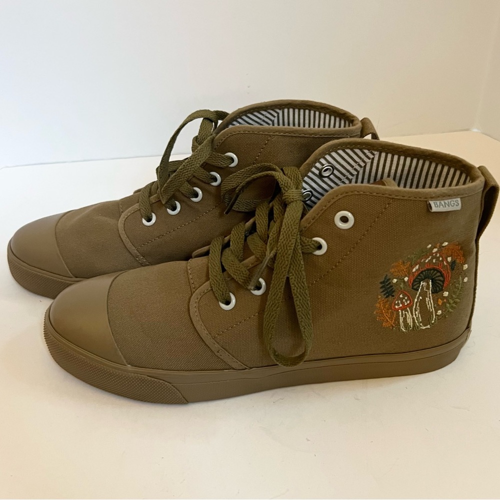 NWOT Bangs Mushroom Meadow Hightop Shoes